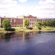 Jelgava loss Lielupe saarel on justkui talvepalee. Hoones asub maaülikool