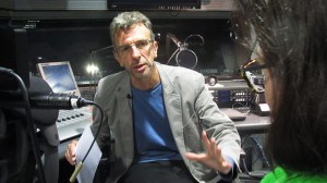 Erkki-Sven Tüür andmas intervjuud Soome televisioonile.