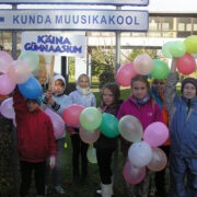 Käina gümnaasiumi 2. ja 4. klassi õpilased kooliteatrite festivalil Kundas.