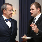 President Ilves ja Heiki Nabi vestlemas.