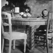 Foto 1937. aastast. Laps on mu õde Nancy. Selle laua juures õpetas krahvipreili talle aasta varem lauakombeid.