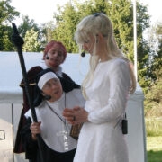 Lehte Nigul Lauka jaanitule näitetrupi etendusel abtissi rollis.