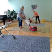 Emad tööhoos: (vasakult) Birgit Rapp, Kärolyn Kongi ja Tuuli Tammla.