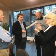 Asutuste liitmist arutati Hiiu vallavolikogu erakorralisel istungil. Aruteluhoos on (vasakult) Indrek Ulla, Tiit Harjak, Hüllo-Kristjan Simson ja Inge Talts.