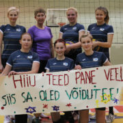 Võidukas naiskond Hiiu Teed 2 (tagareas vasakult) Marge Vähter, Anne-Ly Kõmmus, Janne Nurk, Evely Kullamägi, (esireas vasakult) Kristi Linkov, Triinu Koppel, Siret Sahtel.