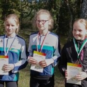 4.–5. klasside tüdrukutest olid paremad Eliise Kesküla – hõbemedal, Siiri Talts – kuld ja Sofia Saarnak – pronks.