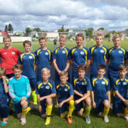 Kärdla LM meeskond koos treener Mario Degtjoviga (vasakul).