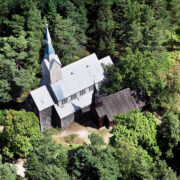 Ruhnu kirikud linnulennult.