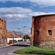 Stražnice läänevärav.