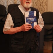 504-leheküljelise raamatu “Soomepoiste elulood” koostas endine soomepoiss Vello Salo, kes enda sõnul tegi teatmeteose valmimiseks 40 aastat tööd. Raamat toob ära 3359 eesti mehe elulood, kes osalesid vabatahtlikult Talvesõjas ja Jätkusõjas Soomes.