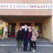 Vaprad noored mälumängurid Anneli Jaanus, Merit Rebase, Anet Post ja Annaliisa Post, pildilt puudub Helen Kivi, kes ei pelga võistelda ka täiskasvanud kilvaritega.