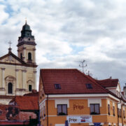 Uhke arhitektuuriga väike Valtice asula.