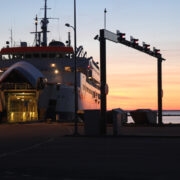 St Ola hilisõhtul Rohuküla sadamas.