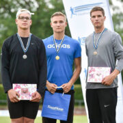 Edgar Liiber (vasakul) ja võitja Kiur Kalme (keskel).