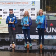 Printcenteri karika autasustamine N14 klassis, pjedestaali kõrgeimal kohal seisab Eliise Kesküla, kolmanda koha astmel Siiri Talts.