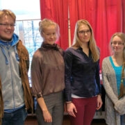 Hiiumaa parim gümnaasiumitiim mälumängus (vasakult) Peeter Valdman, Saara Kattel, Anna Maria Altmäe ja Kaija Kokkota.