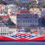 Parvlaev Tiiu veel Lissaboni sadamas, kus see viibis nädala tormivarjus.