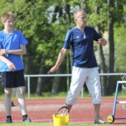 Ainuke Hiiumaa rekord, mis püstitatud Kärdla staadionil, on Hannes Maaseli nimel. Pildil samal staadionil treenerina.