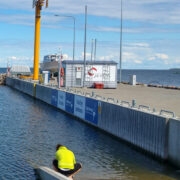 Kärdla sadam asub ise kütust müüma, pildid tankimiskoht