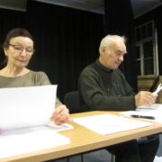 Stseen lavastusest “Armastuskirjad”, osades Tiiu Uibo ja Härmo Saarm.