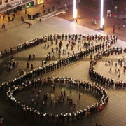 Rauno Zubko lavastatud 100 aasta liivakell 16. novembril Vabaduse väljakul.