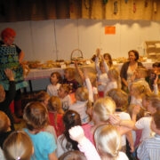 Kadrilaadal hoidis tuju üleval Pipi Pikksukk, keda kehastas Grete Olev.