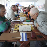 Vennad Ristid hoos kabelaua taga.