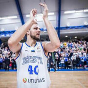 Edukas korvpallur Martin Paasoja.