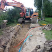 Käinas paigaldati valguskaabel koos vee-ja-kanalisatsiooni-torustikuga.