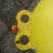 Merejäält leitud poi ja selle parandatud kohad.