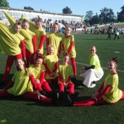 Tt-stuudio viienda rühma tüdrukud Tallinna võimlemispeol.