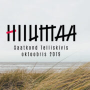 Eesti suurima disainiauhinna konkursil kõrgeima tunnustuse pälvinud firmagraafika on ka Hiiumaa saatkonna “vapimärgiks”.