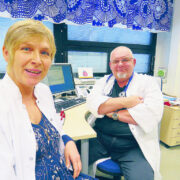 2015. aastal tutvustas Soome ajaleht Lapuan Sanomat Eestist pärit arste Olga Jankovskajat ja Jüri Viidebaumi, kes kiitsid naaberriigi kiiret internetti ja täpset palgamaksmist.