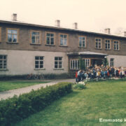 Emmaste koolimaja 1999. aastal.