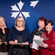 Tänavused TÕN laureaadid ja tunnustajad, paremalt kolmas Eesti aasta õppija Margit Soone.