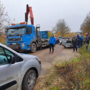 Eesti keskkonnateenuste konteiner Kõrgessaare tervisemaja juures sai eterniiti üsna täis.