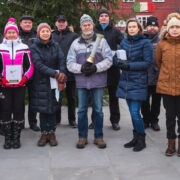 1980. aasta olümpiamängude teatejooksul osalenud Hiiumaa sportlased ühispildil. Ees keskel tõrvikukandja Toivo Saue.