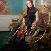 Viiuldaja Marie-Helen Aavakivi (pildil) ja pianist Ralf Taali mullu ilmunud CD esikaas.