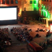 Elektriteatri välikino Tartus.