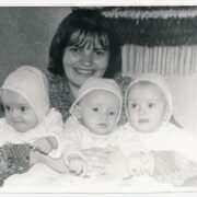 Kolmikud koos ema Eevega aastal 1978.