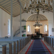 Ettevõtja ja kultuurimetseen Enn Kunila eestvedamisel ja rahalisel toel renoveeritud ning mullu jaanipäeval taasavatud Kärdla kirikust on saanud väga populaarne kontserdipaik.