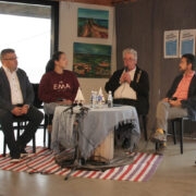 Koolijuhid (vasakult) Antti Leigri, Margarita Korol ja Ivo Eesmaa, lapsevanem Kristjan
Arunurm ja arutelu juhtinud Märt Treier.