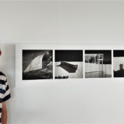 Esa Kivivuori oma näituse avamisel Tuuletornis.