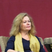 Hillar Kareva muusika vahele loeb oma luuletusi tema tütar Doris Kareva.