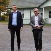 Raido Randmaa ja Kaido Padar tutvustasid Hiiu maakonna teede rekonstrueerimise ja taastusremondi plaane järgmiseks aastaks.