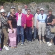 Omastehooldajad mullusuvisel reisil. Vasakult esimene Raili Mägi.