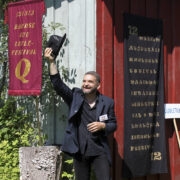 Jaak Johanson 2013. aastal kaudse kuu luulefestivali avamas.