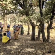 Pärast naisteühingu koosolekut.