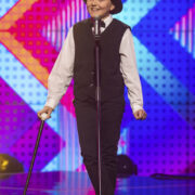 Härrasmees Rivo esinemas ETV saates “Tähtede lava”.