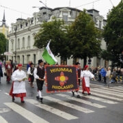 Hiidlased XII noorte laulu- ja tantsupeo rongkäigus.